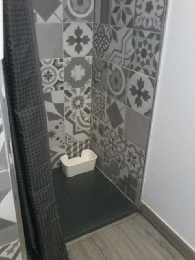 Pequeno Alojamiento Con Mini Piscina - No Climatizada Valência Exterior foto