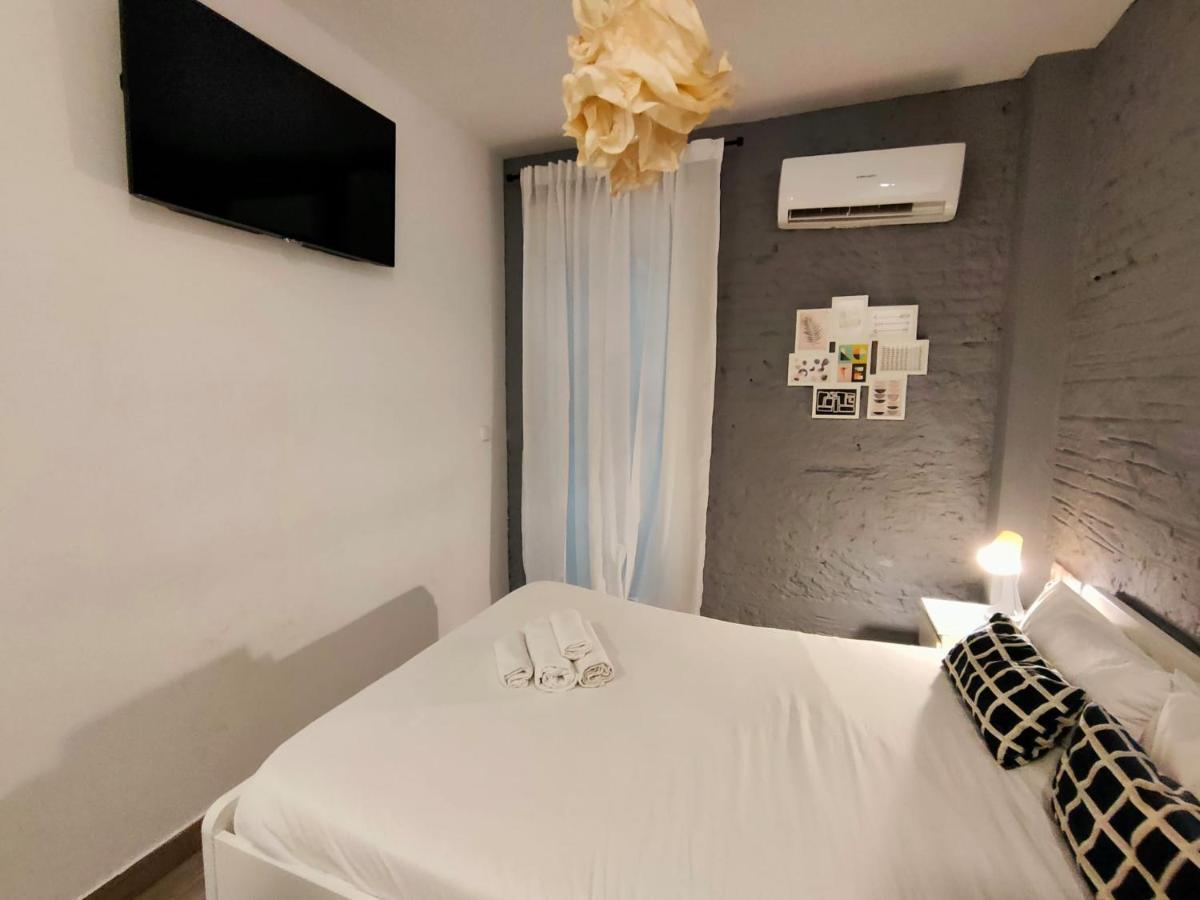 Pequeno Alojamiento Con Mini Piscina - No Climatizada Valência Exterior foto
